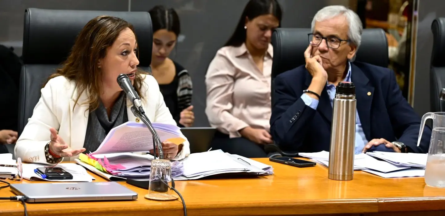 Ministros sin plan ante crisis laboral: despidos y cierres